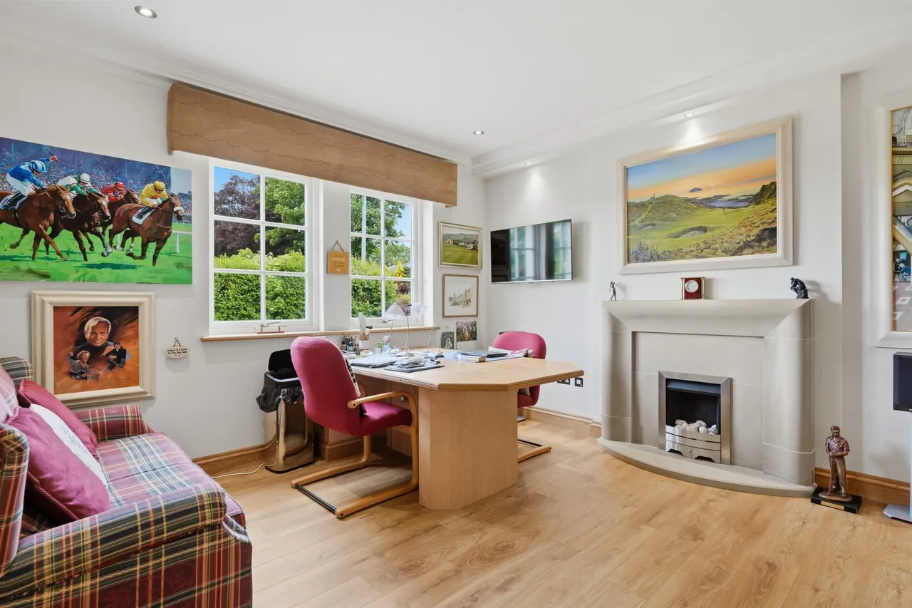 Humbie Road, Newton Mearns, photo 10