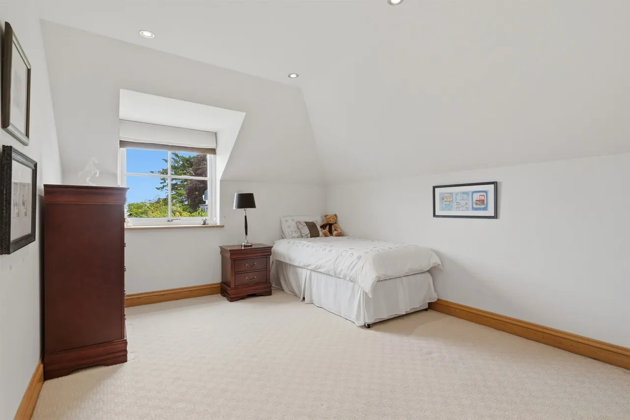 Humbie Road, Newton Mearns, photo 17