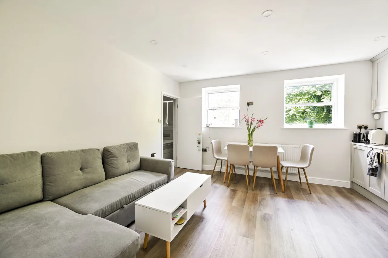 Flat 19, 15 Nevern Road, London, photo 2