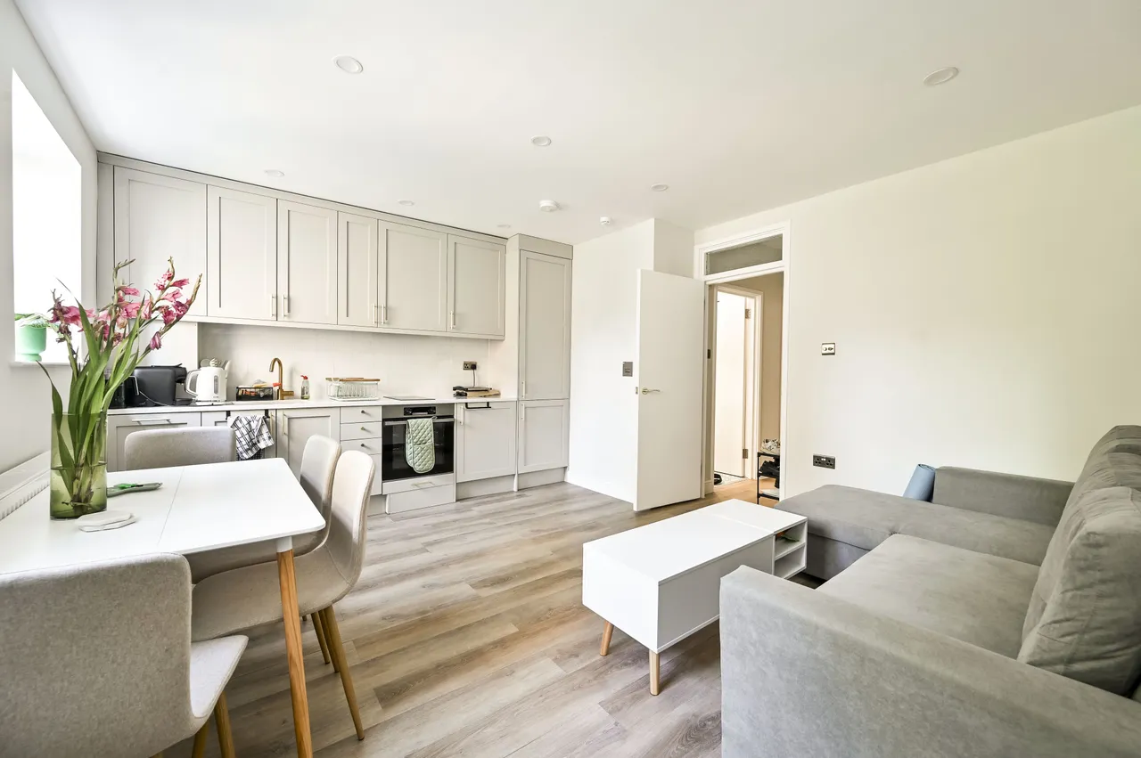 Flat 19, 15 Nevern Road, London, photo 3
