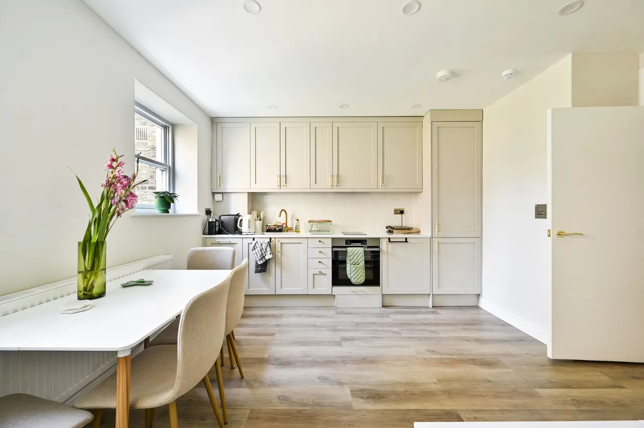 Flat 19, 15 Nevern Road, London, photo 5
