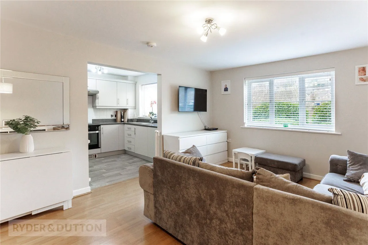 2 bed flat for sale, Three Counties Road, Mossley, OL5