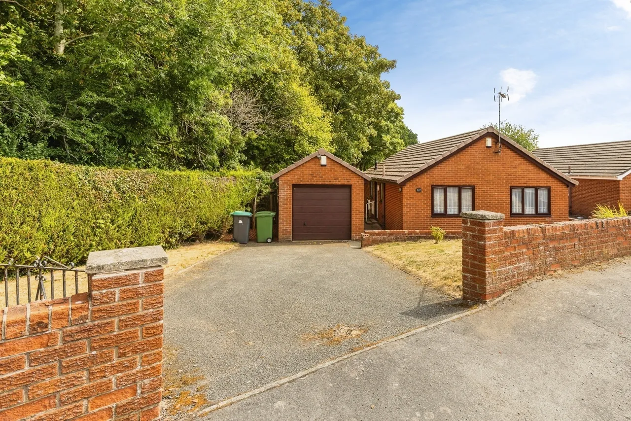 3 bed house for sale, Pont Yr Afon, Pen-y-Cae, LL14