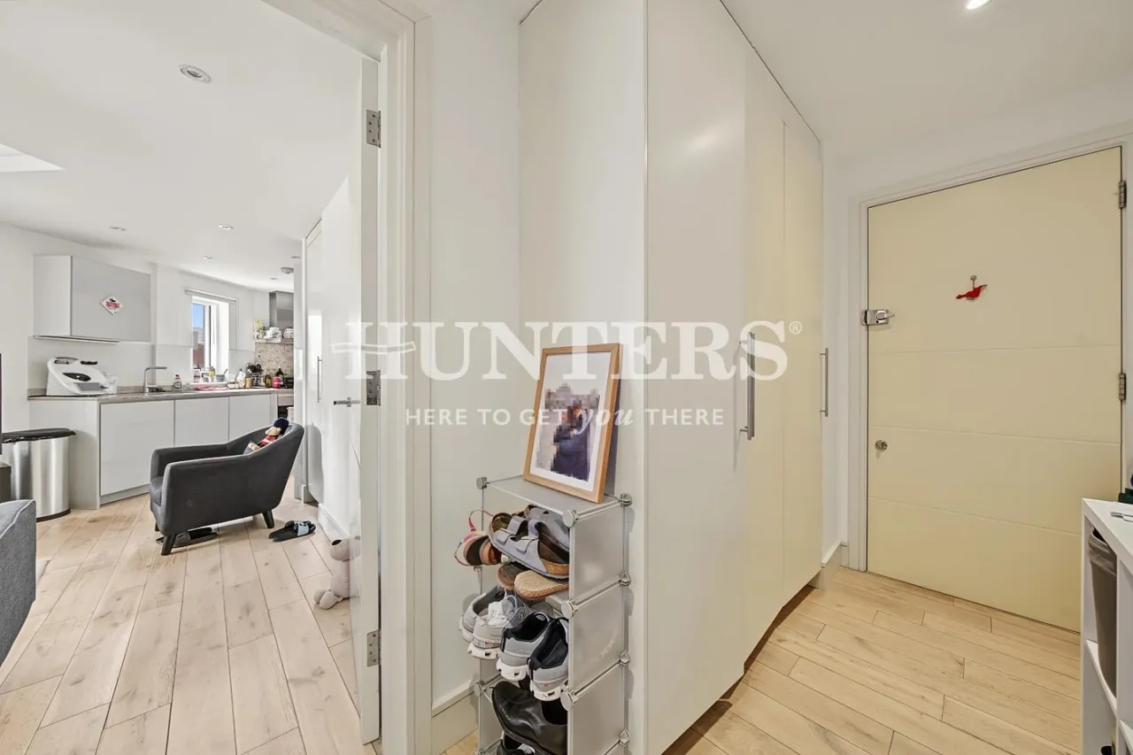 Ostro House, Finchley Road, London, NW2, photo 5