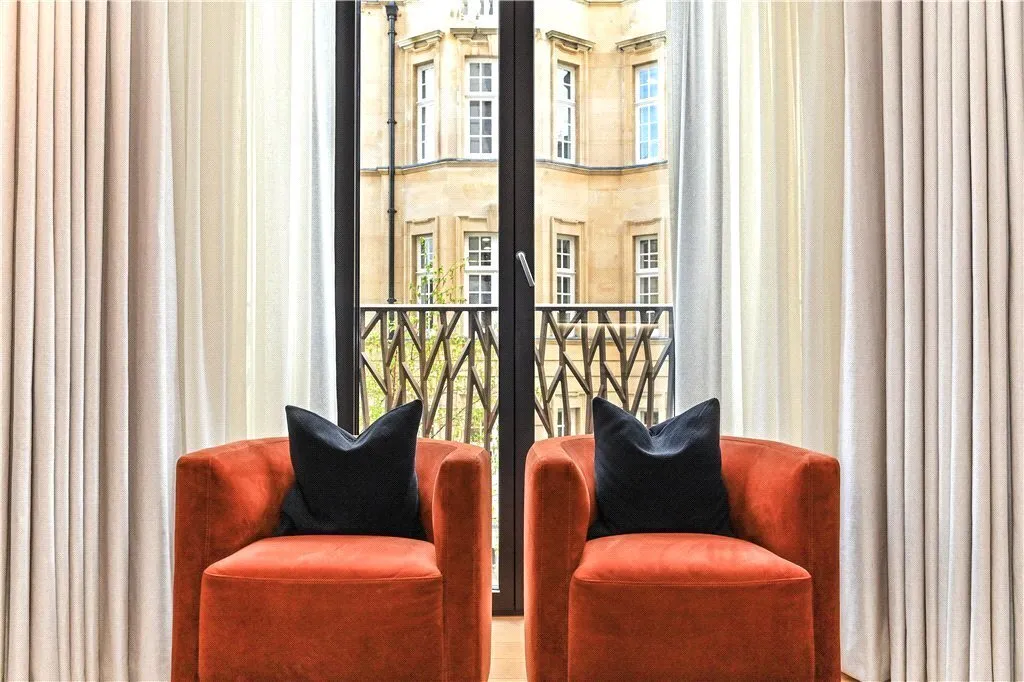 Great Portland Street, London, W1W, photo 4