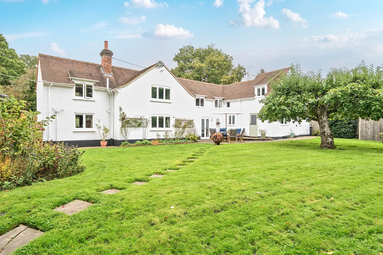 4 bed house for sale — Heath Lane, Crondall, Farnham, GU10