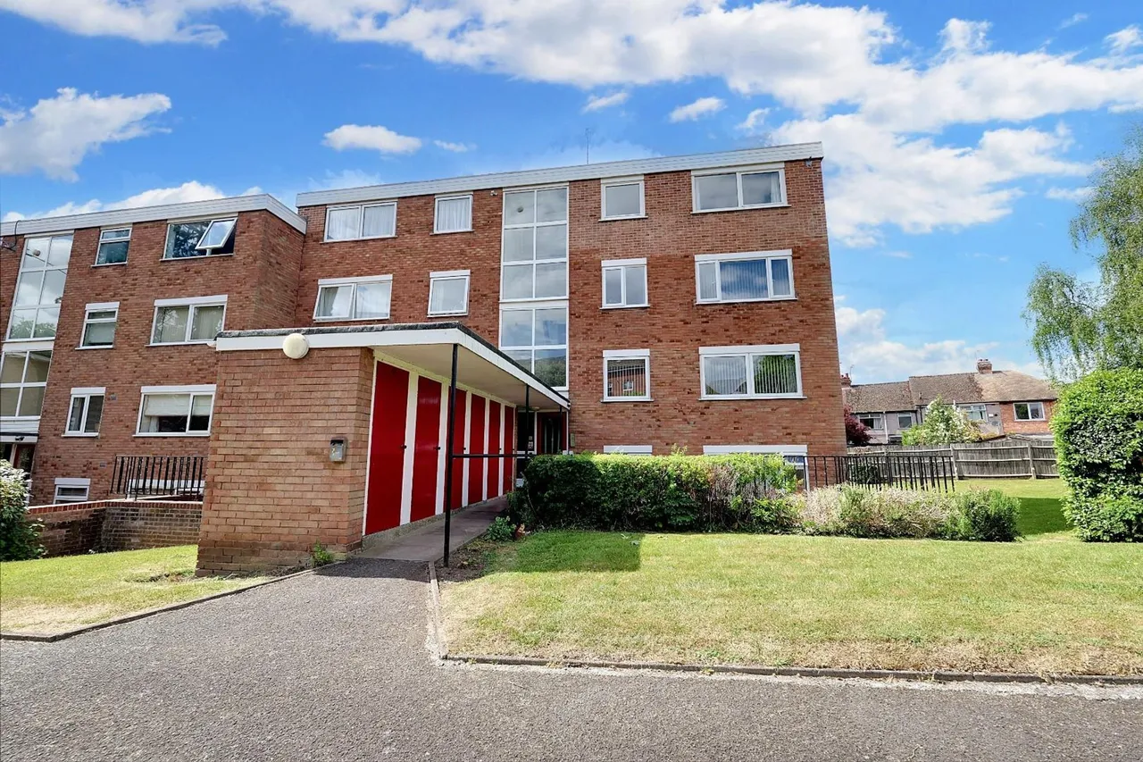2 bed flat for sale — Bankside Close, Coventry, CV3