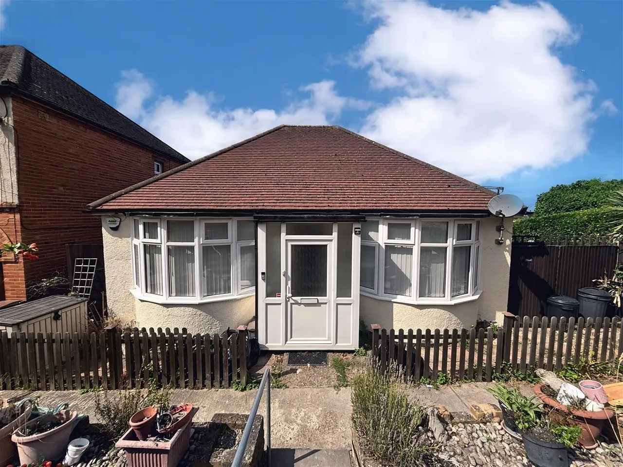 2 bed house for sale — Howard Avenue, Rochester