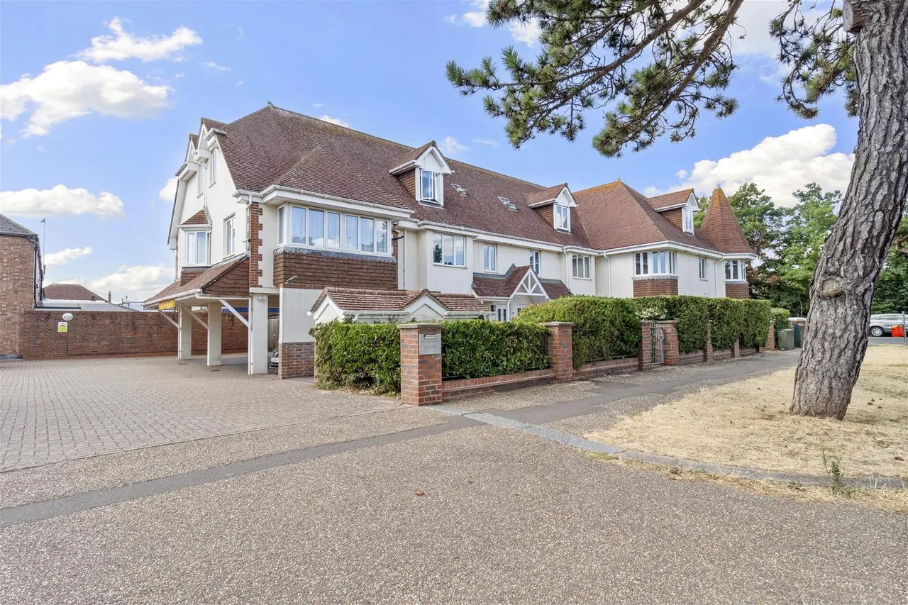 Grand Avenue, Worthing, photo 5