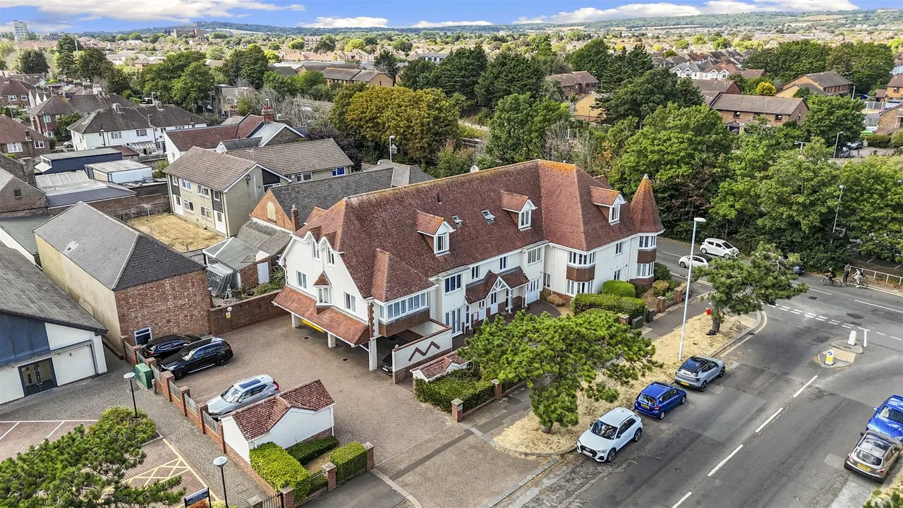 Grand Avenue, Worthing, photo 14