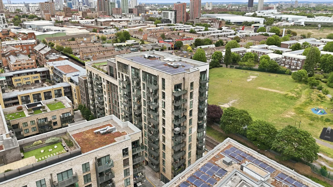 Lamington Heights, London, E14, photo 22