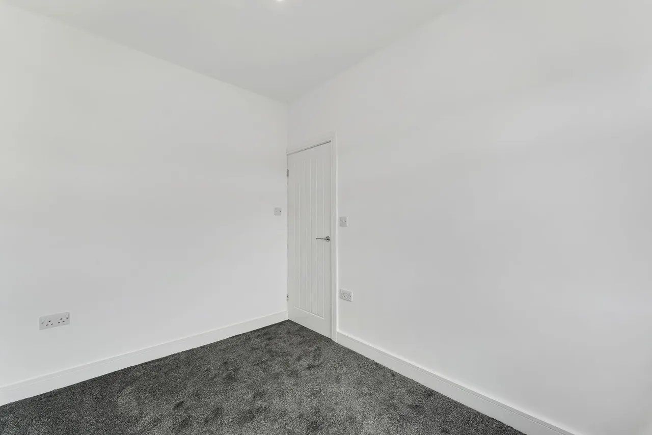 Hale Road, Widnes, Widnes, WA8 8QA, photo 12