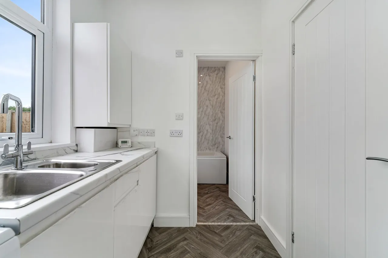 Hale Road, Widnes, Widnes, WA8 8QA, photo 6