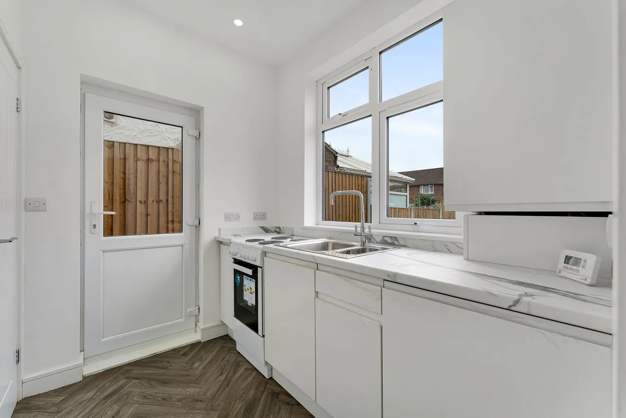Hale Road, Widnes, Widnes, WA8 8QA, photo 5