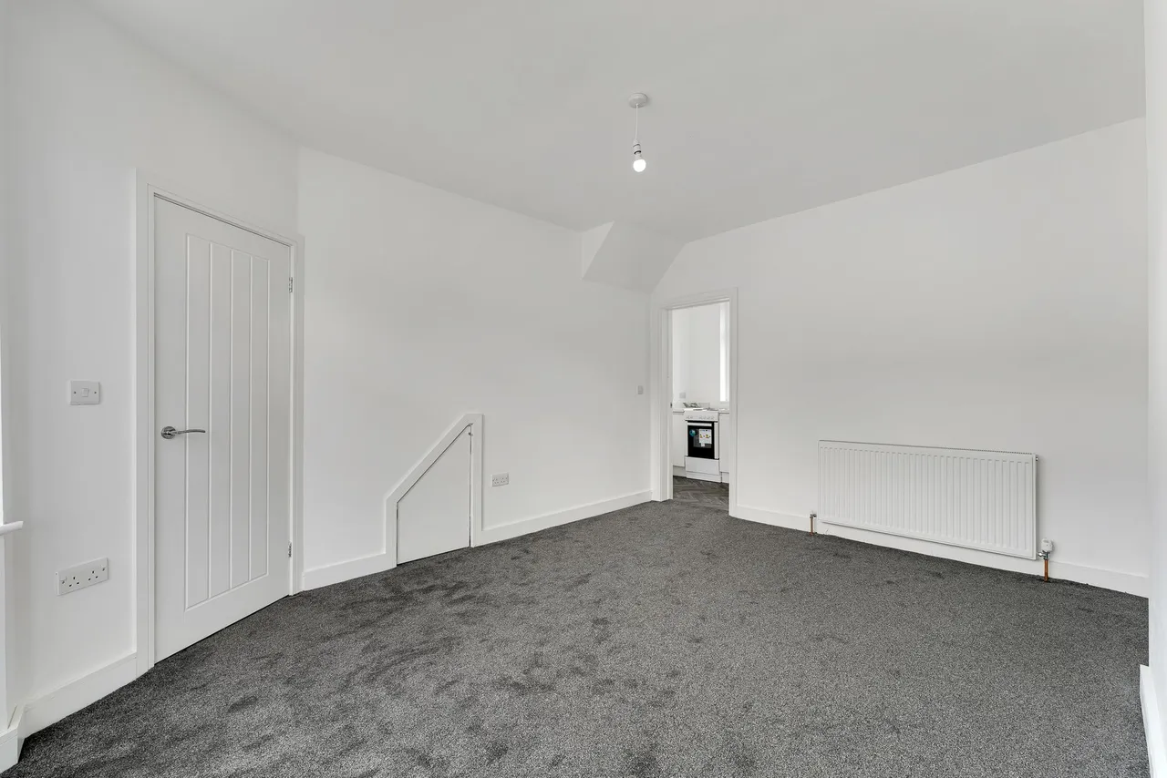 Hale Road, Widnes, Widnes, WA8 8QA, photo 4
