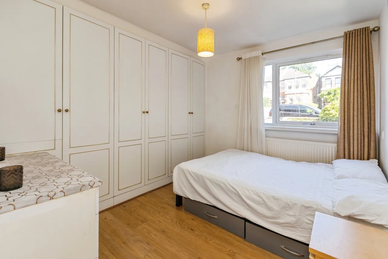 Friern Park, London, N12, photo 11