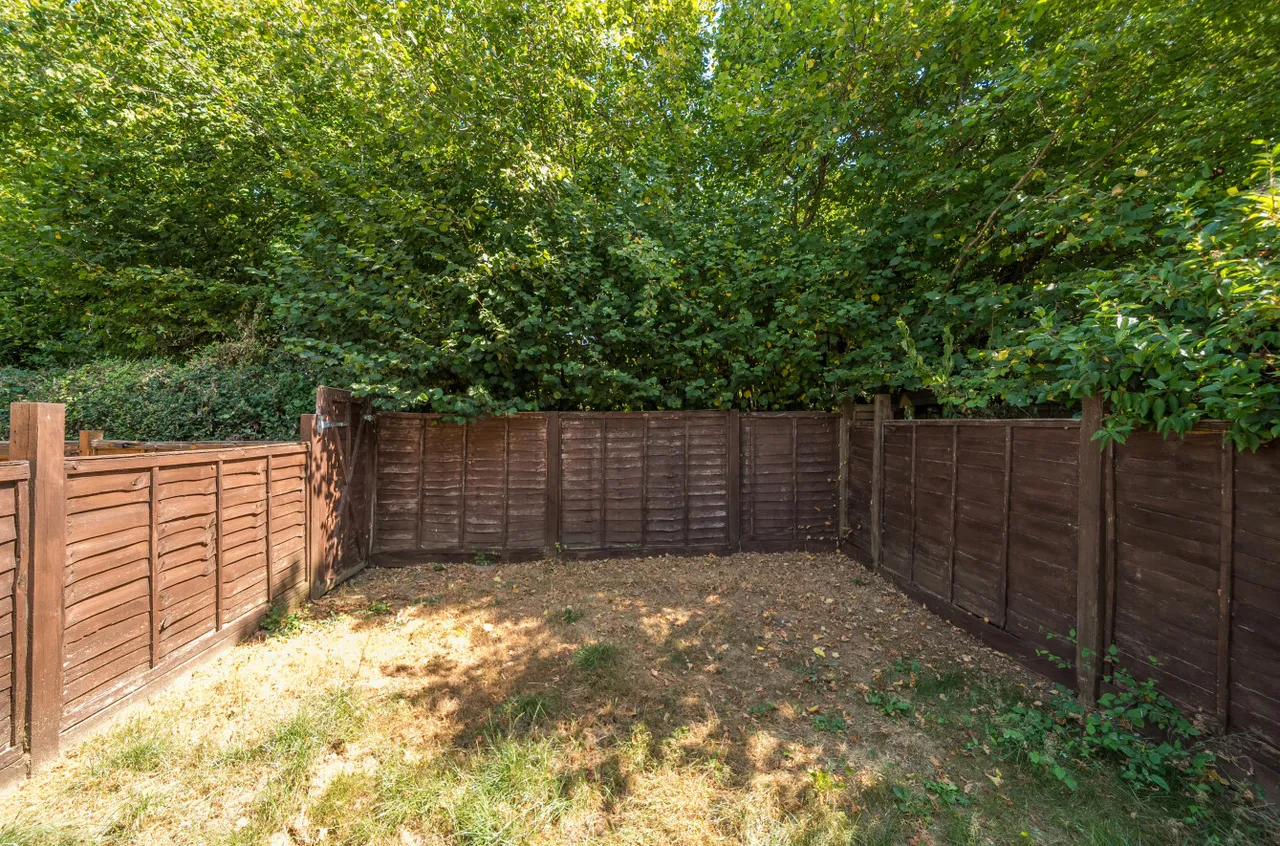George Eliot Close, Witley, GU8, photo 17