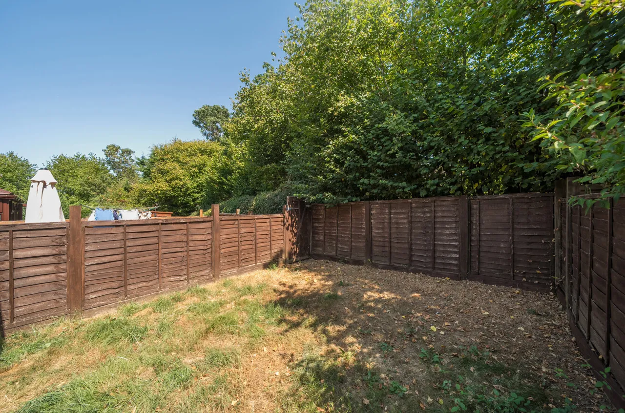 George Eliot Close, Witley, GU8, photo 4