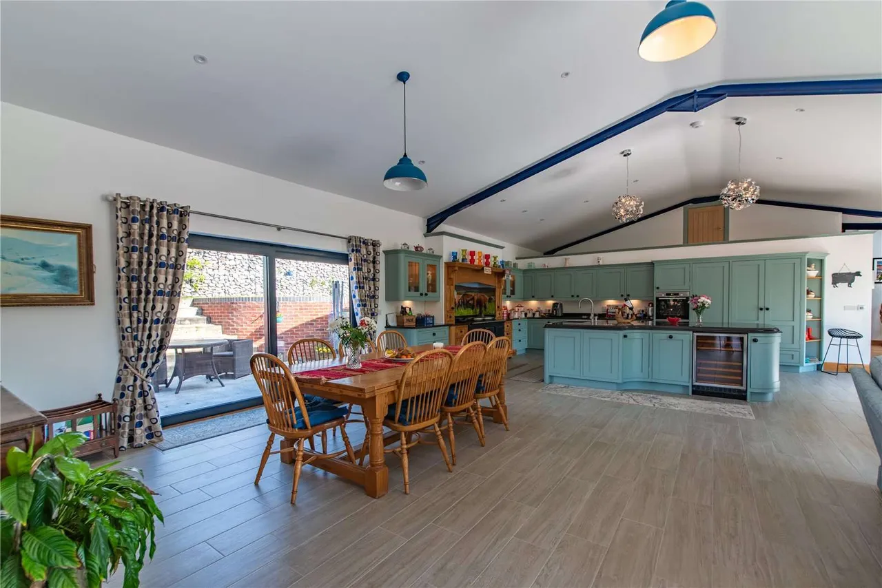 Greenways, Lambourn, Hungerford, Berkshire, RG17 7LG, photo 11