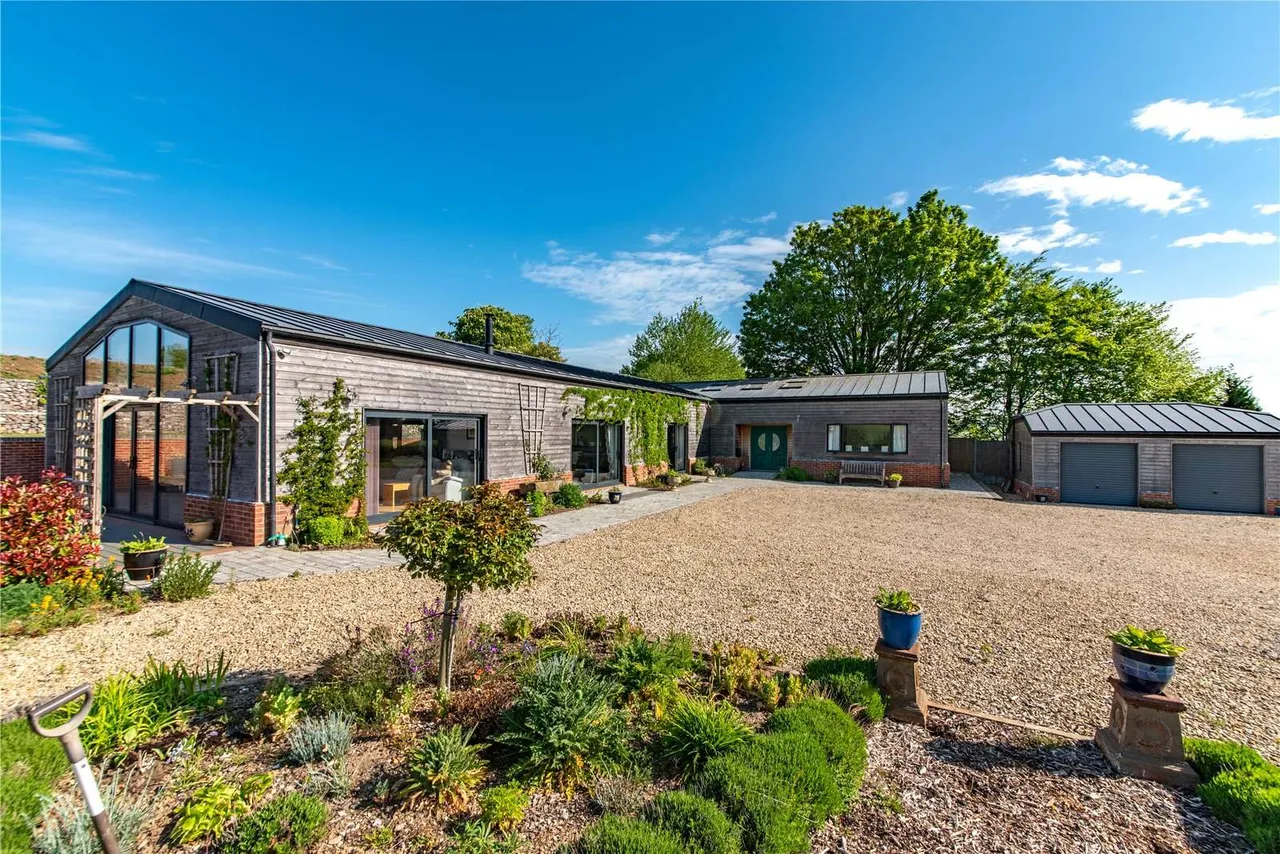 Greenways, Lambourn, Hungerford, Berkshire, RG17 7LG, photo 8
