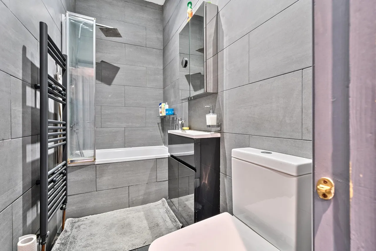 Dowanhill Road, SE6, photo 10