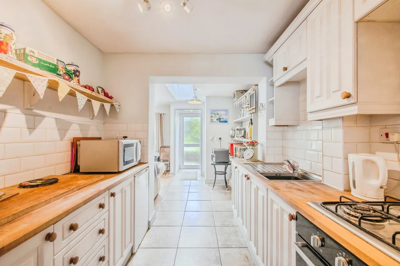 Bartletts Well Road, Sageston, SA70, photo 5