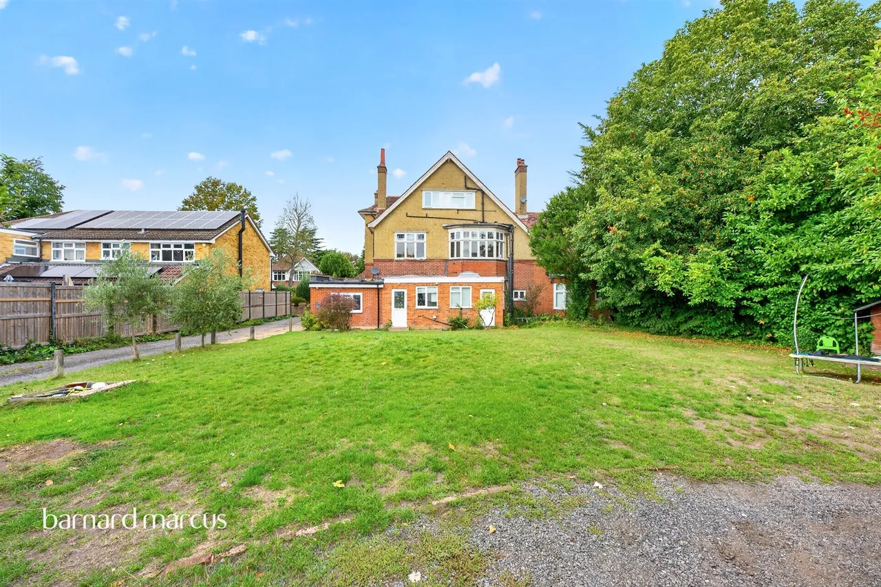 2 bed flat for sale, Hillcroome Road, Sutton, SM2