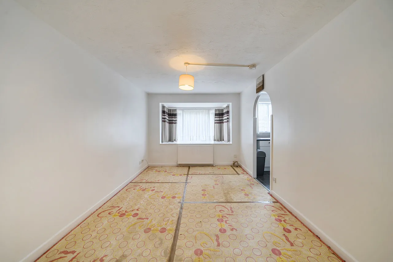 59 Greenway Close, London, photo 8