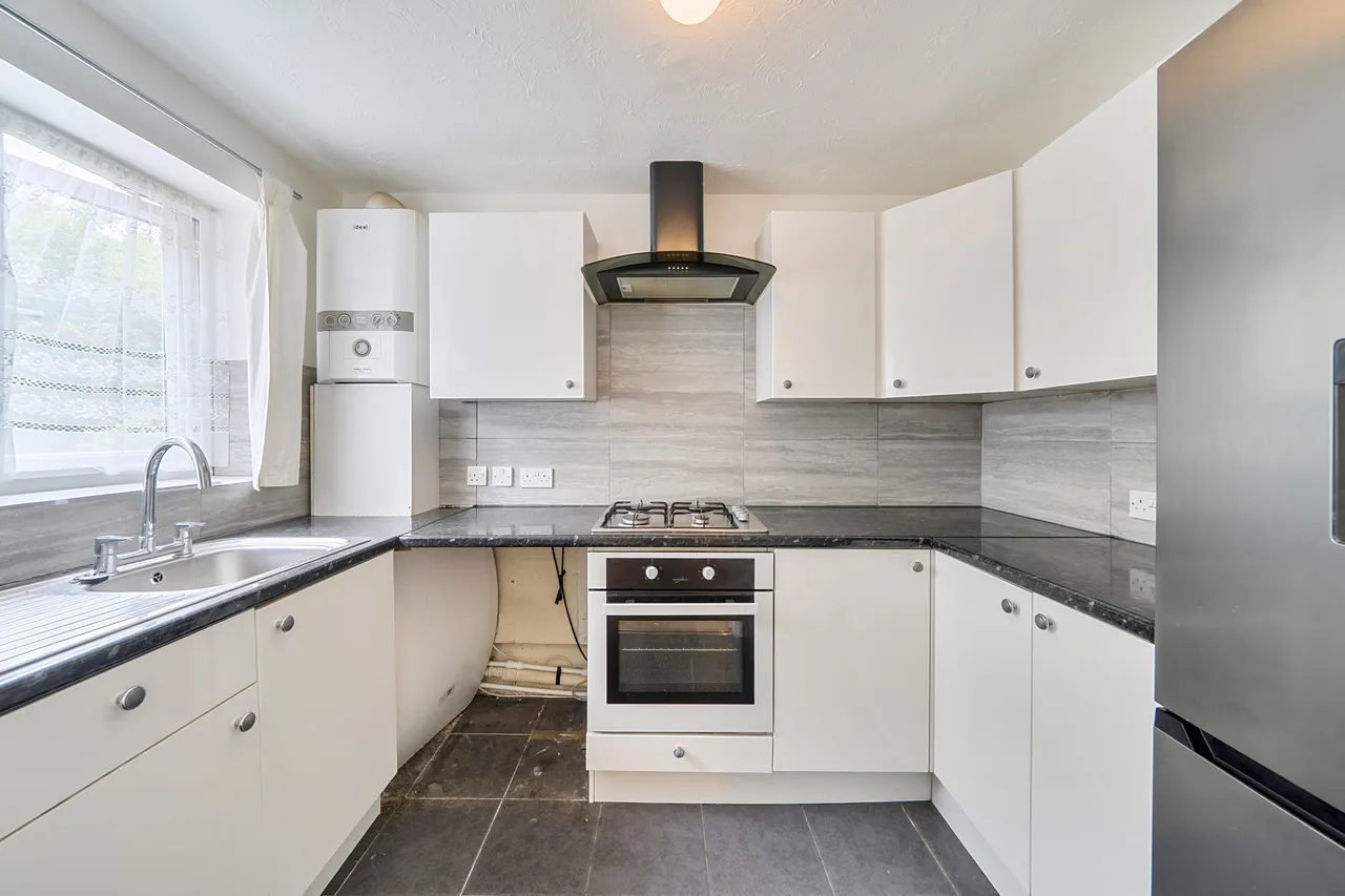 59 Greenway Close, London, photo 7