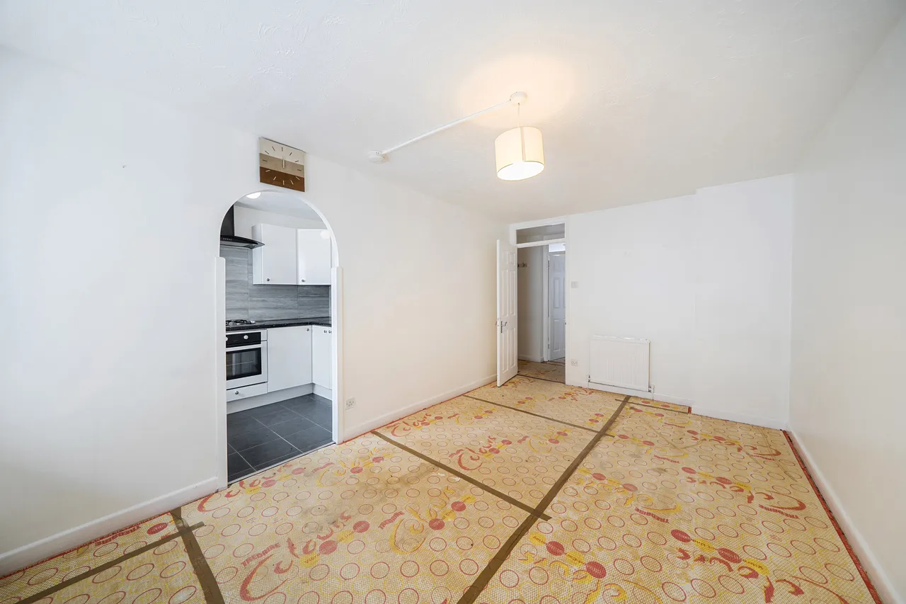 59 Greenway Close, London, photo 10