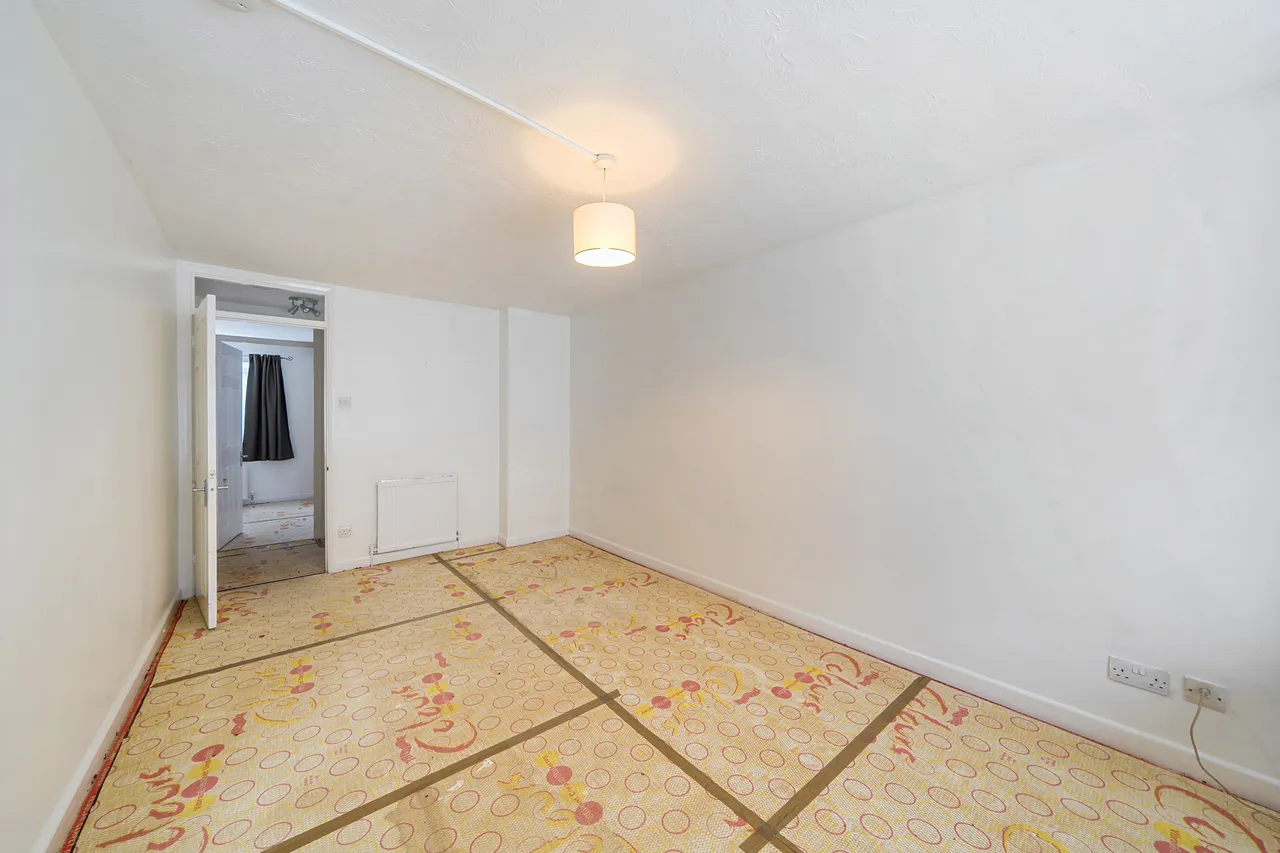 59 Greenway Close, London, photo 12