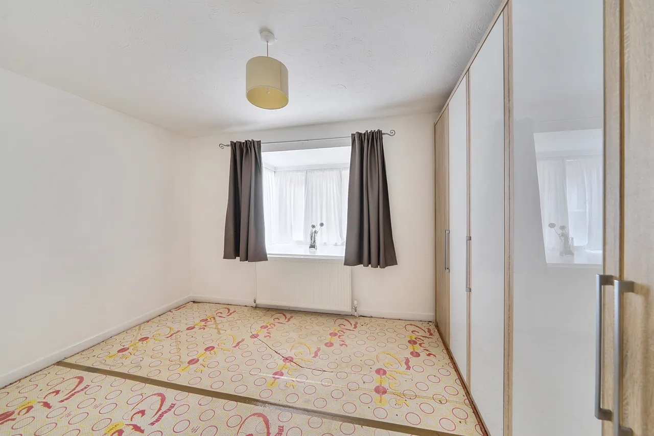 59 Greenway Close, London, photo 4
