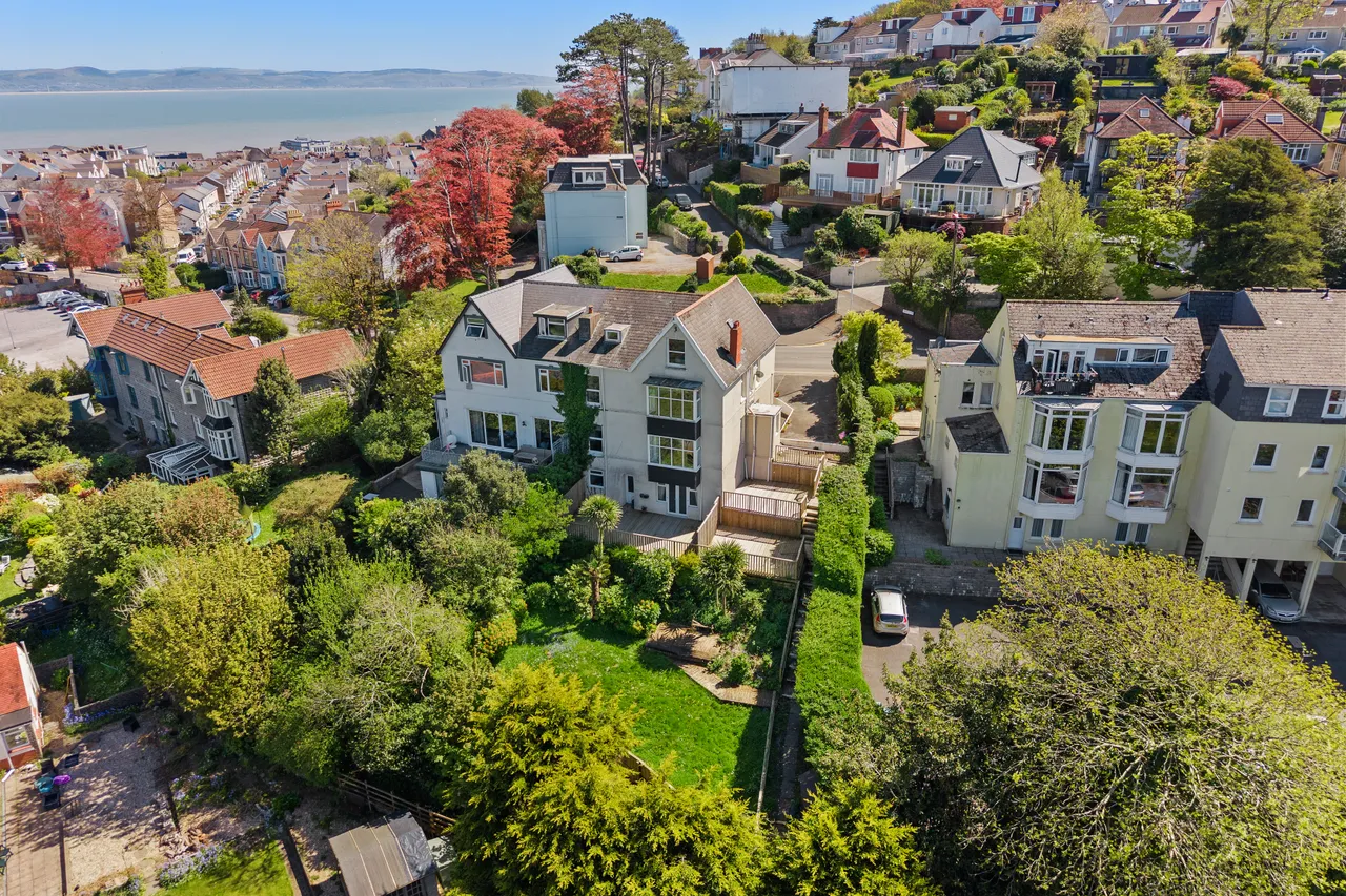 6 bed house for sale — Langland Road, Swansea, SA3