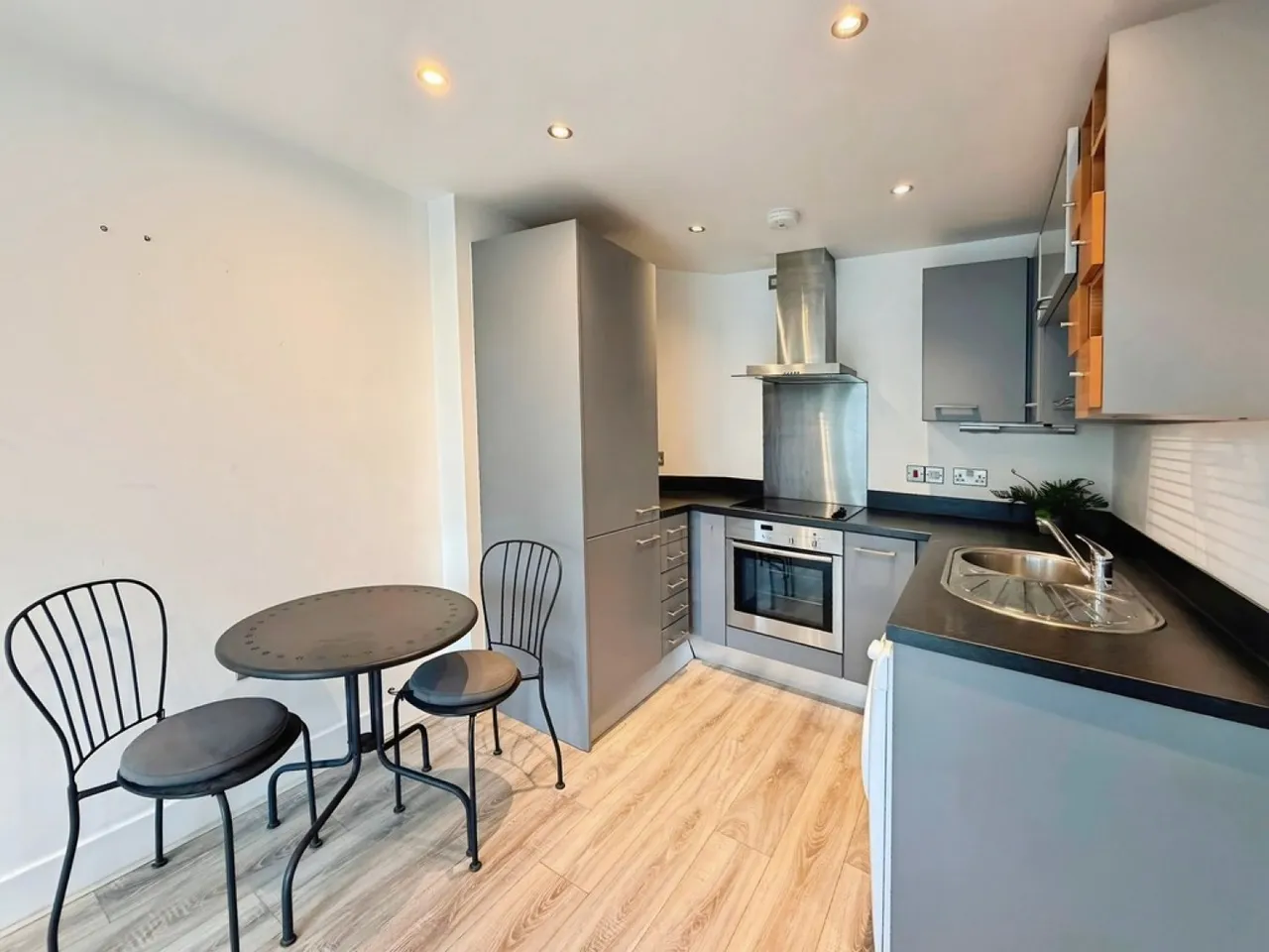 La Salle, Chadwick Street, photo 11