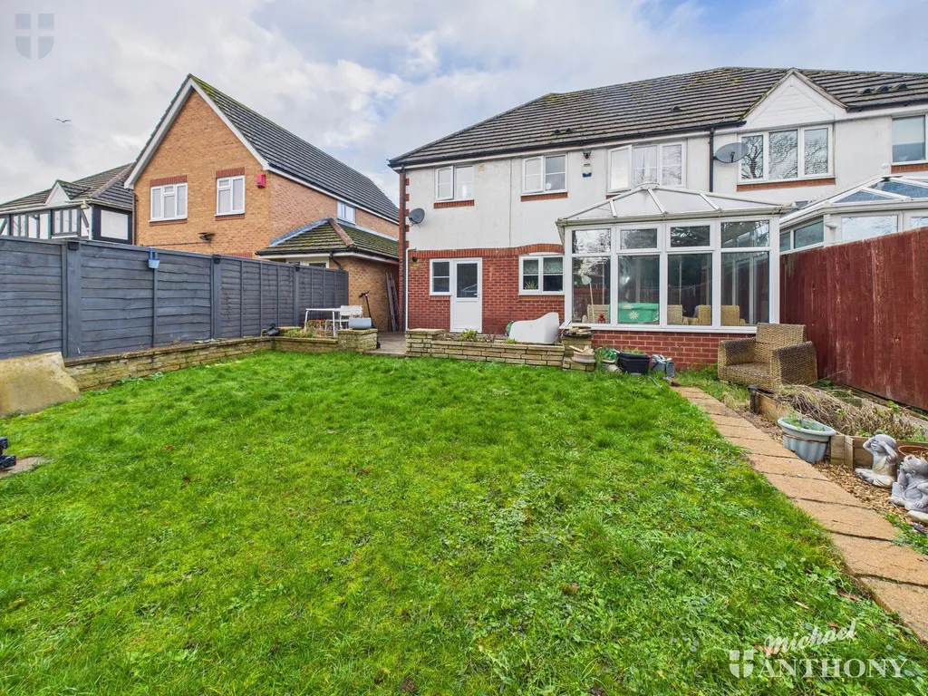Redwood Drive, Aylesbury, HP21 7TN, photo 3