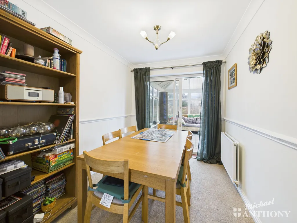Redwood Drive, Aylesbury, HP21 7TN, photo 5