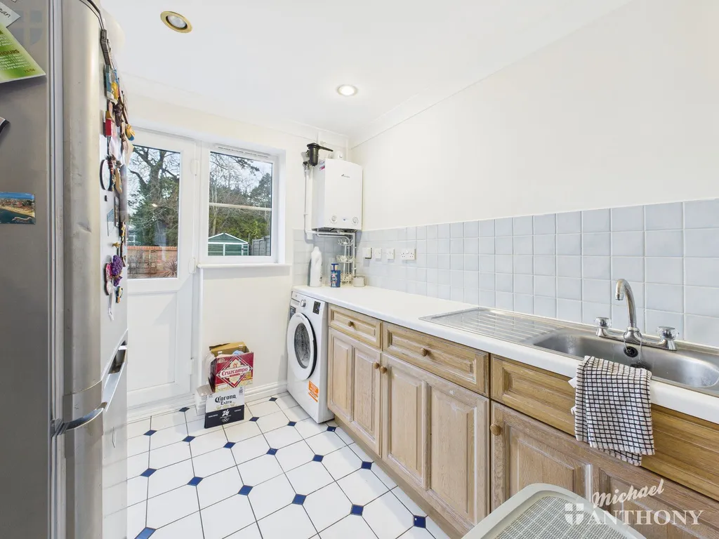 Redwood Drive, Aylesbury, HP21 7TN, photo 8