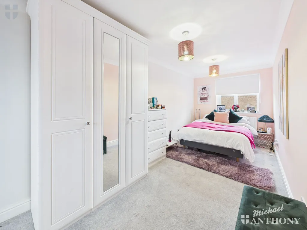Redwood Drive, Aylesbury, HP21 7TN, photo 13