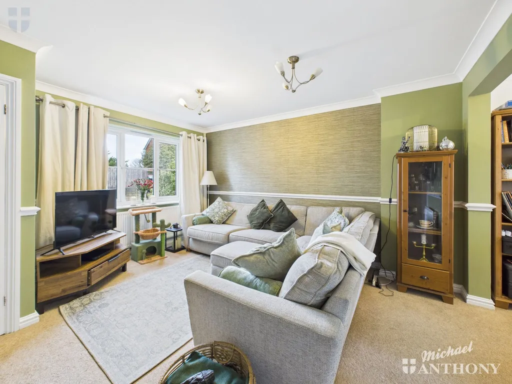 Redwood Drive, Aylesbury, HP21 7TN, photo 2