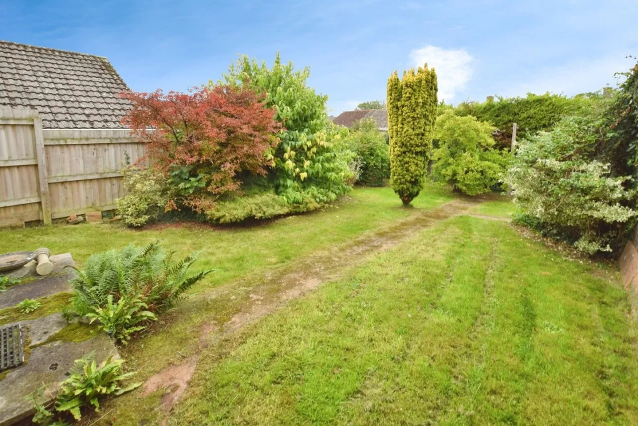 Broadfields Road, photo 12