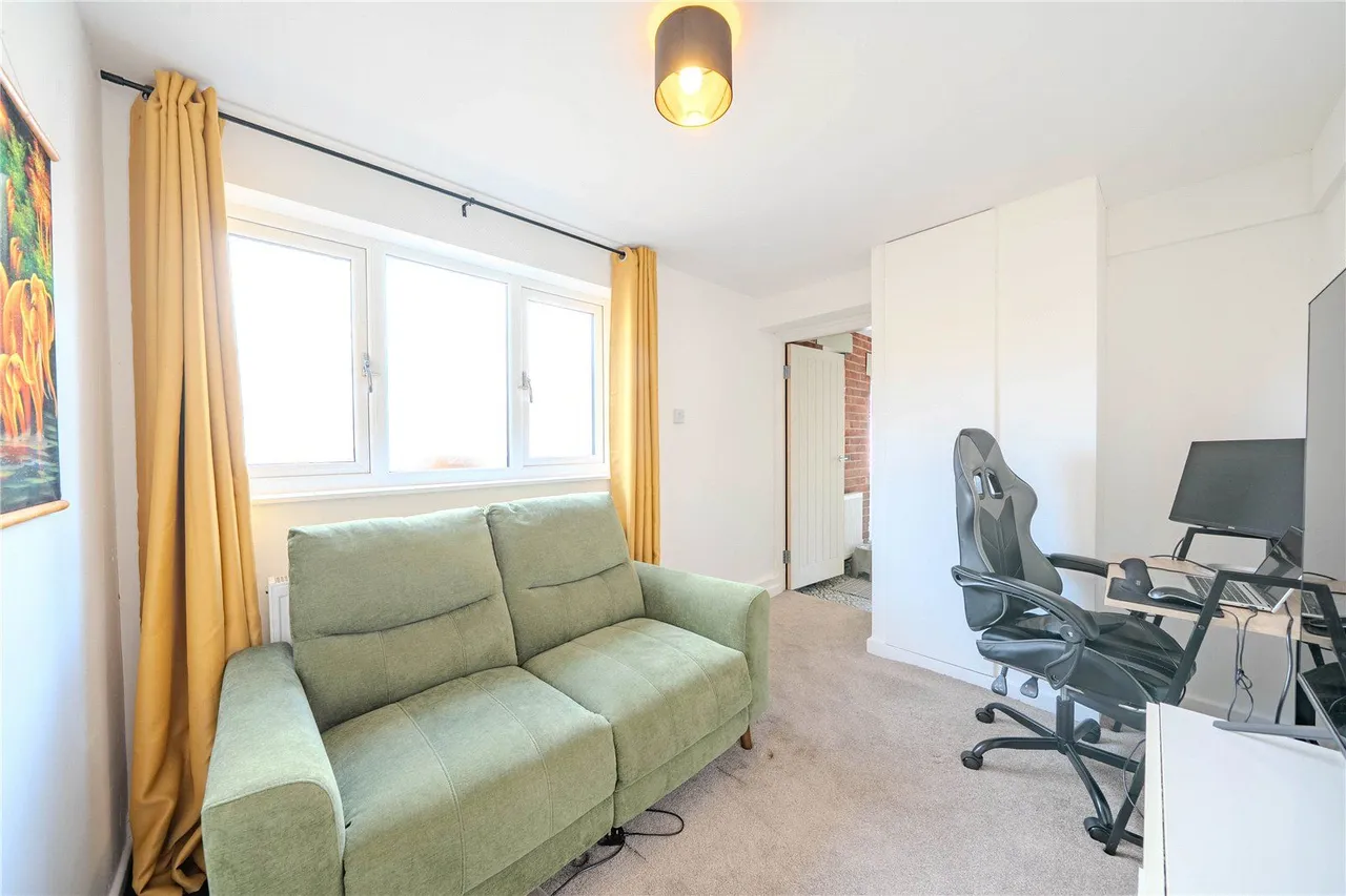 Kingsley Drive, Adel, LS16, photo 13