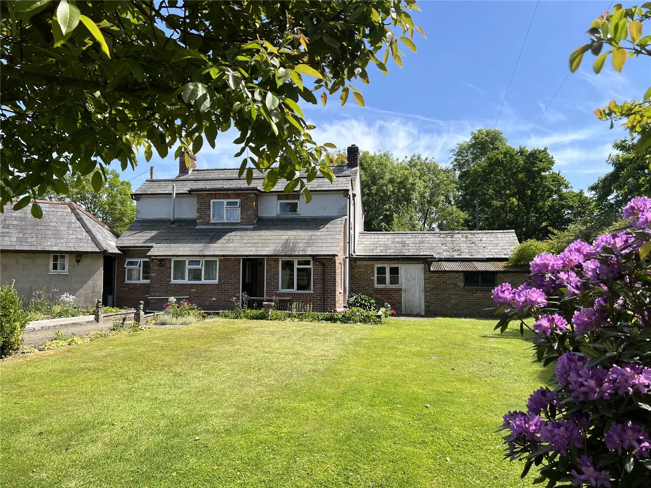 3 bed house for sale — Bull Hill, Pilley, Lymington, Hampshire, SO41 5RA
