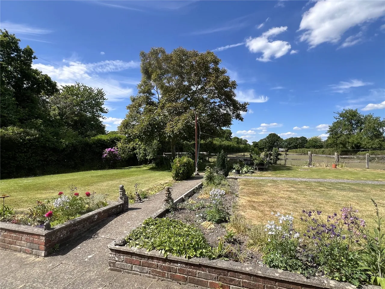 Bull Hill, Pilley, Lymington, Hampshire, SO41 5RA, photo 13