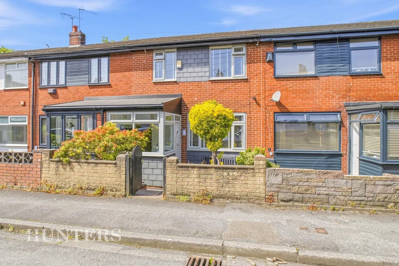 3 bed house for sale — Whitland Drive, Oldham