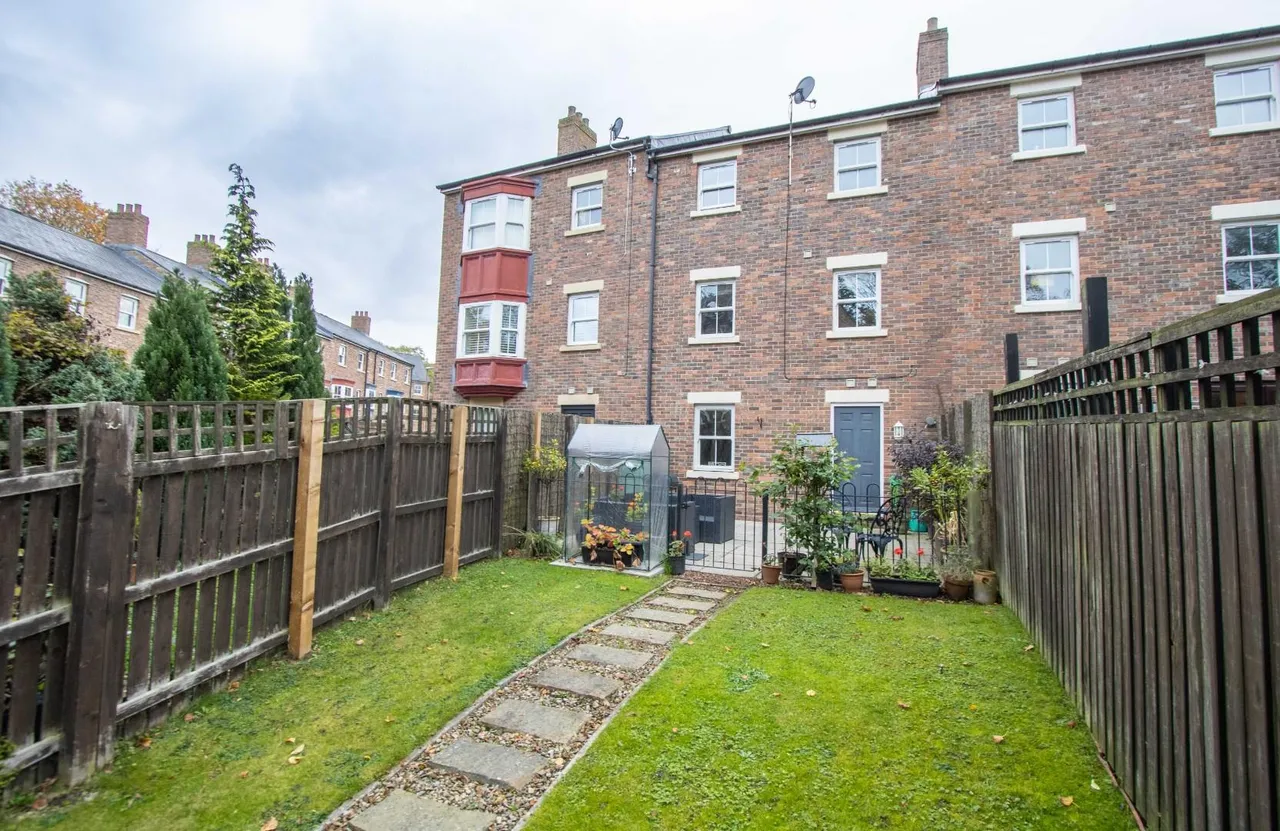 Dalton Crescent, Merryoaks, DH1, photo 29
