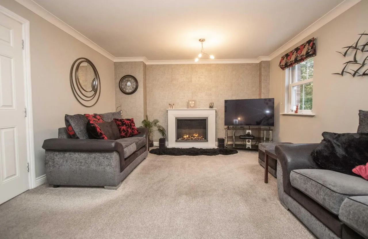 Dalton Crescent, Merryoaks, DH1, photo 17