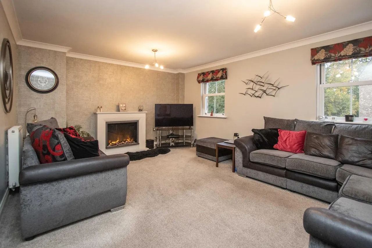 Dalton Crescent, Merryoaks, DH1, photo 2