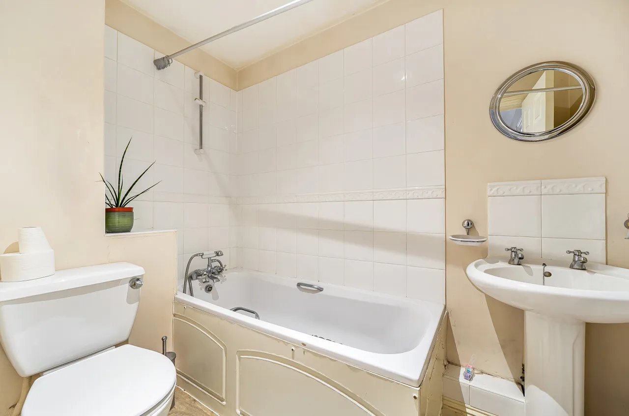 Archers Road, Banister Park, SO15, photo 7
