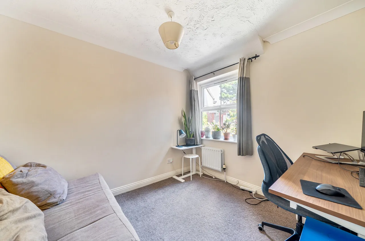 Archers Road, Banister Park, SO15, photo 9