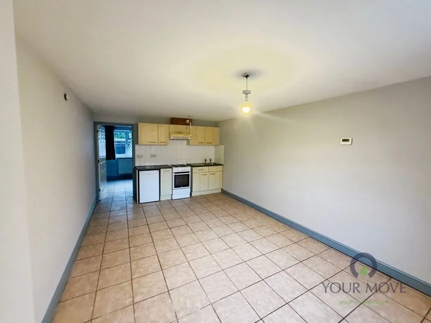 First Avenue, Ketley Bank, TF2, photo 3